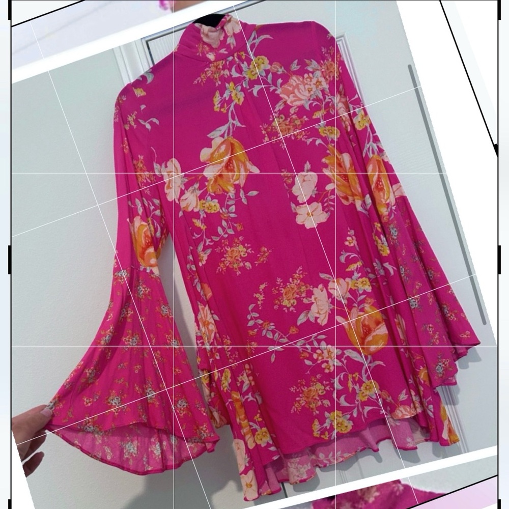 Free People Bell Sleeve Floral Tate Tunic Dress
Size Medium - Picture 11 of 11